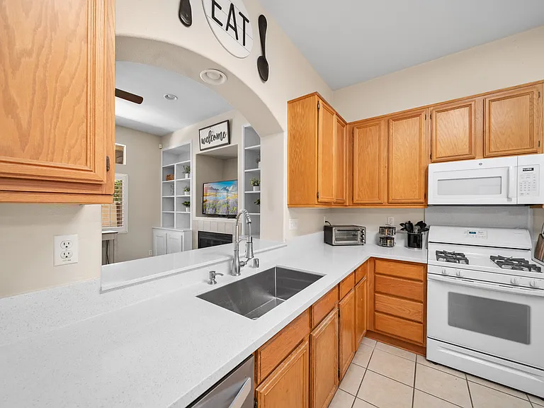 39510 Saint Honore Dr — Photo 20