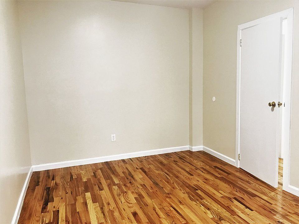 2nd image of 1944 Unionport Rd APT S51