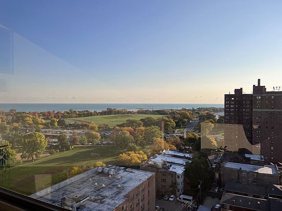 3rd image of 4343 N Clarendon Ave APT 1704