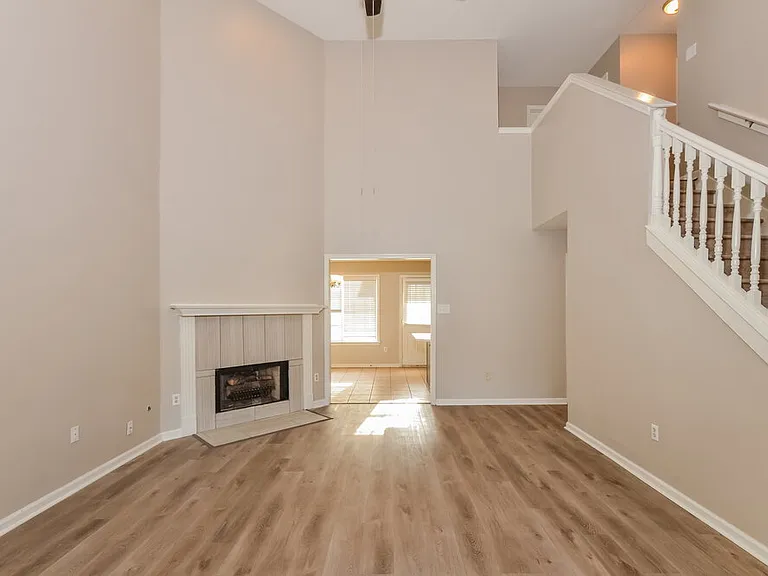 1029 Appling Meadow Dr — Photo 4
