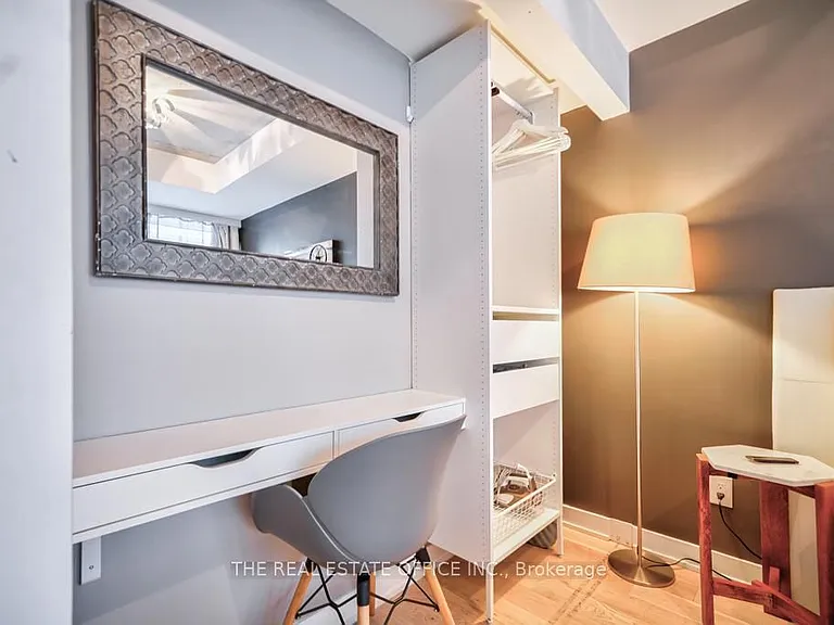 629 King St W #331 — Photo 26