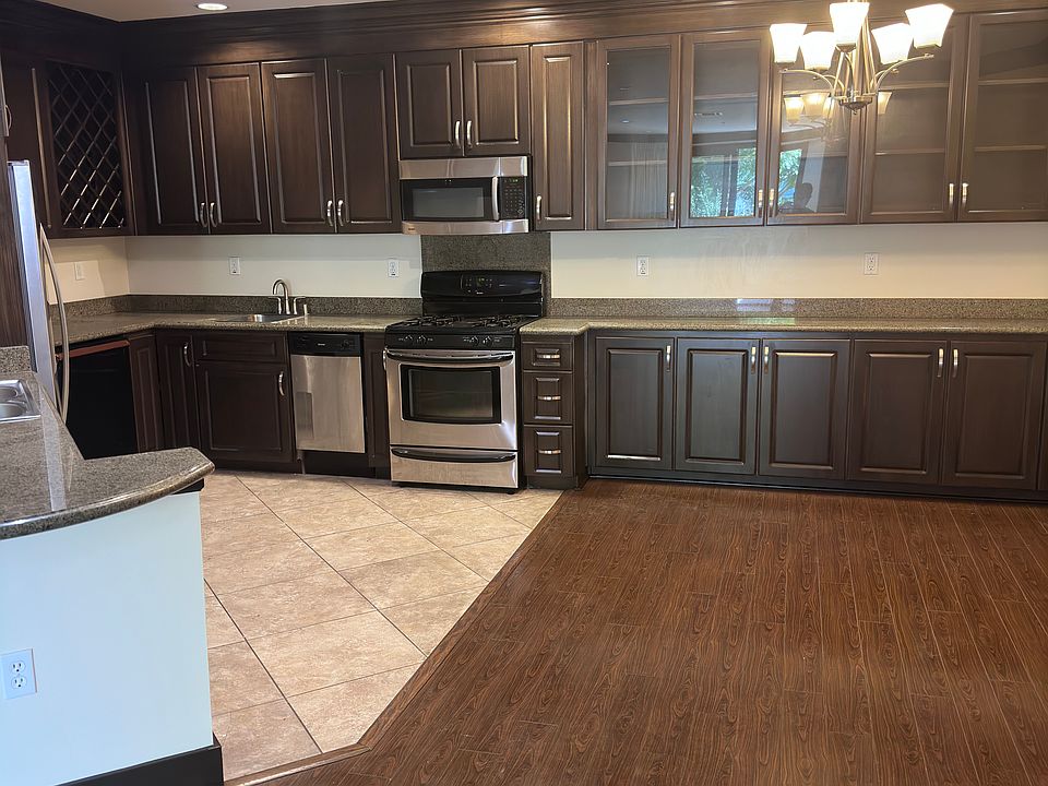 1st image of 1138 Glenville Dr APT 404