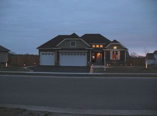 29679 Shoreview Cir, Lindstrom, MN 55045