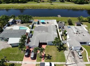 3617 NW 37th St, Lauderdale Lakes, FL 33309