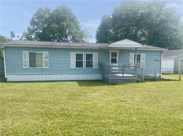 42585 Osbourne Rd, Wellsville, OH 43968