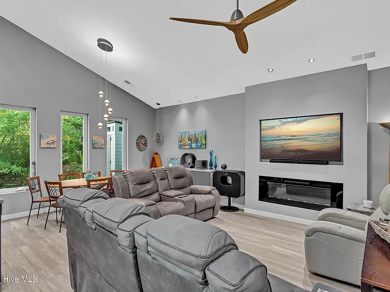 8708 Plantation Dr — Photo 10