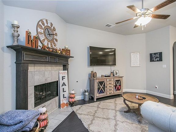 4th image of 724 Ravenwood Dr
