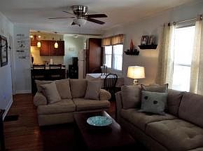 2nd image of 409 Hazel Ave