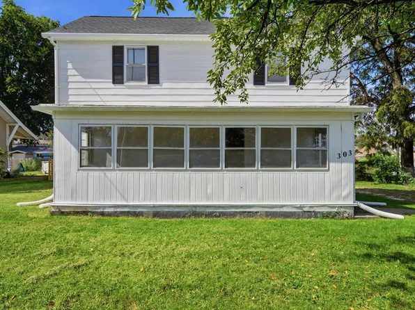 303 McKinley Ave, Bartonville, IL 61607
