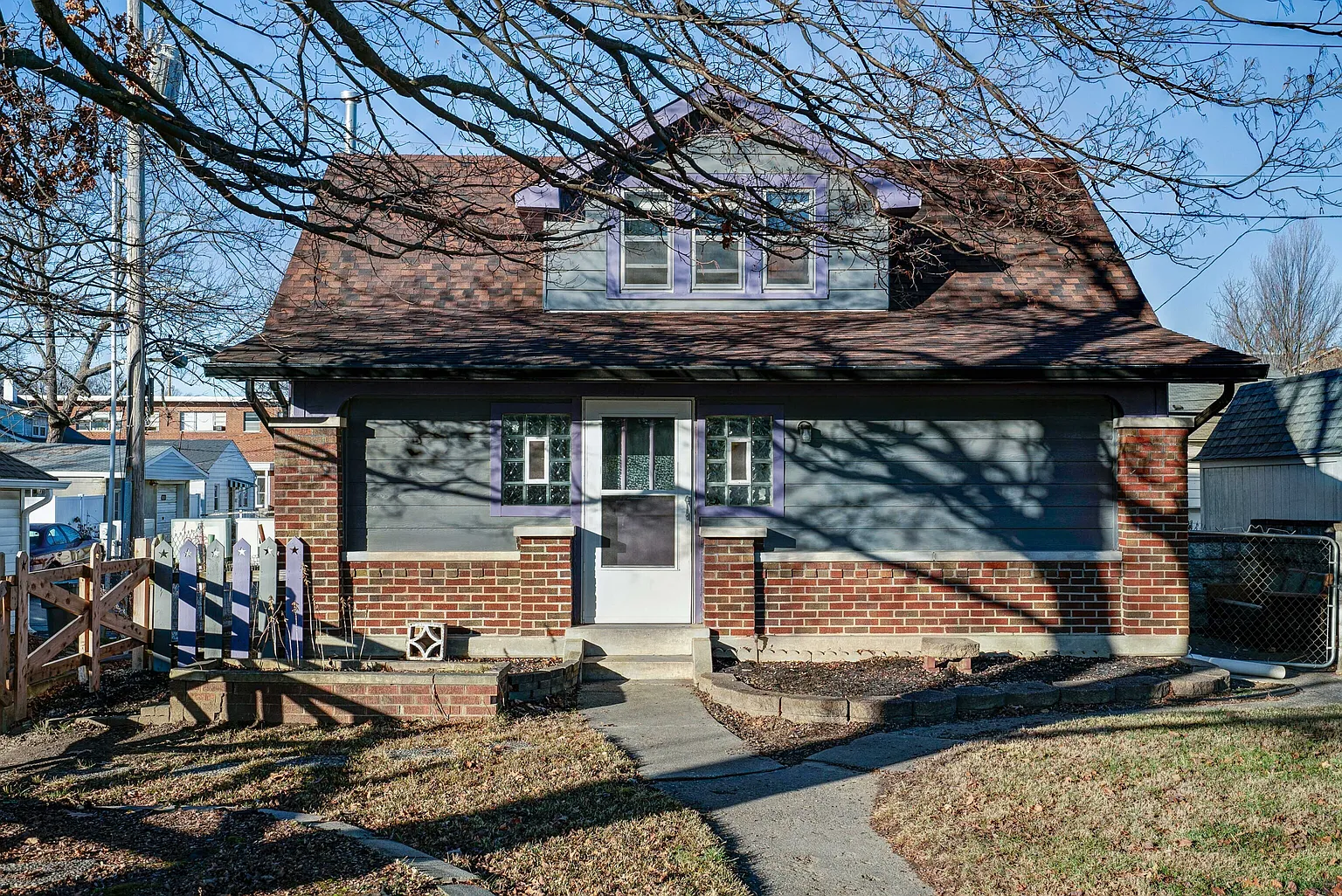 1116 Hoefgen St photo 1