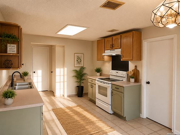 2nd image of 2117 Farmsville