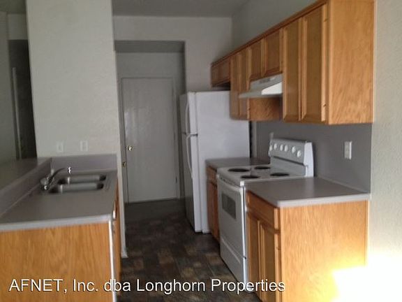 4th image of 3402 Toledo Dr APT B