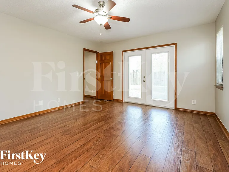 878 Daffodil Dr — Photo 10