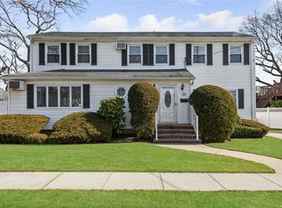 727 Bellmore Rd, Bellmore, NY 11710