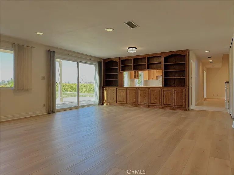 26543 Academy Dr — Photo 9