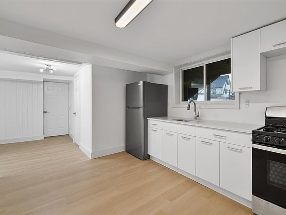 3rd image of 1 Elizabeth Pl APT 1B
