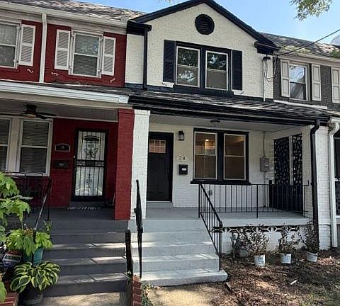 2nd image of 28 Hawaii Ave NE