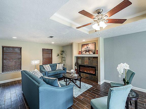 3rd image of 9646 Meadowland Dr
