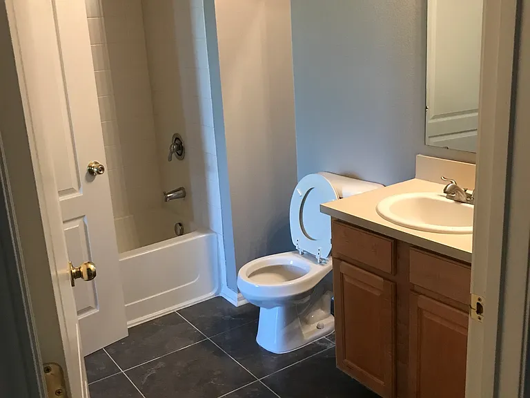 12880 University Cres #3B — Photo 13