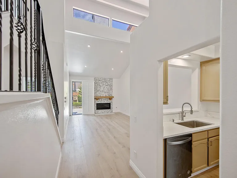 4791 Parma Dr — Photo 4