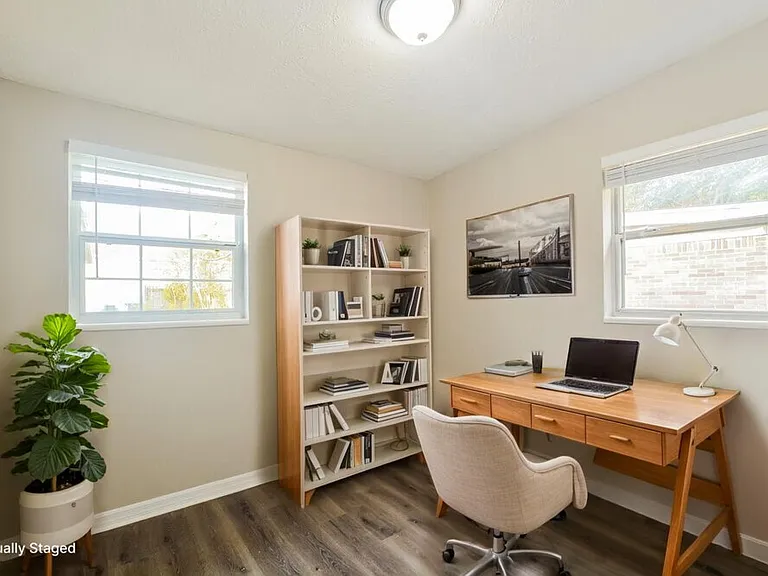 1198 Maxey Dr — Photo 15