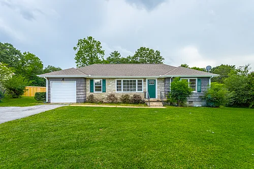 732 Munro Rd Photo 1