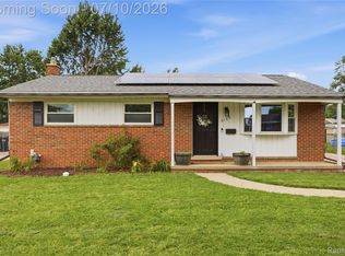 2147 Parliament Dr, Sterling Heights, MI 48310