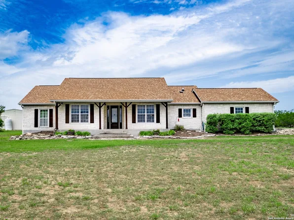 233 N Fork, Bandera, TX 78003