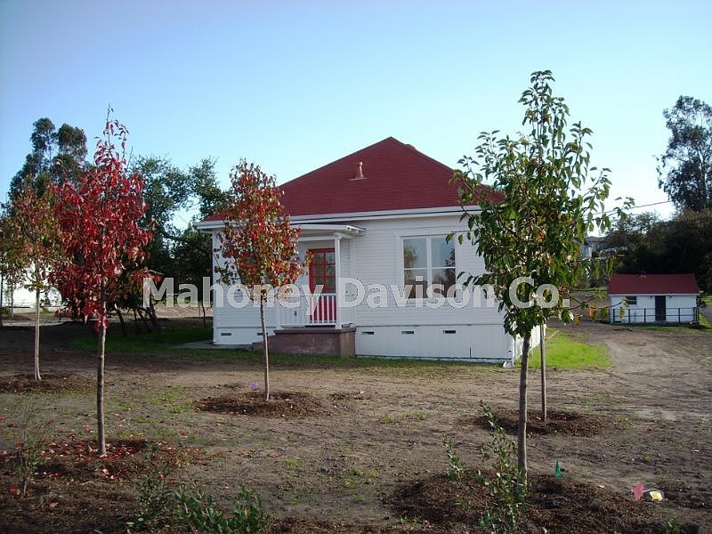 1st image of 1121 Chapman Ln