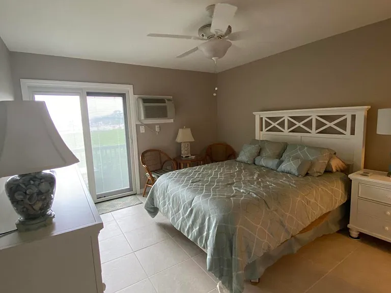 1382 Ocean Ave #C17 — Photo 8