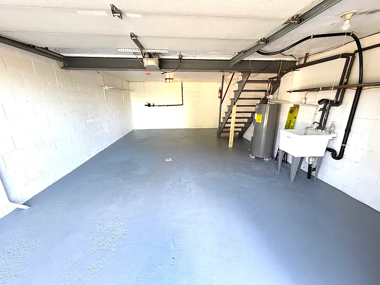 550 Elm St #A — Photo 20