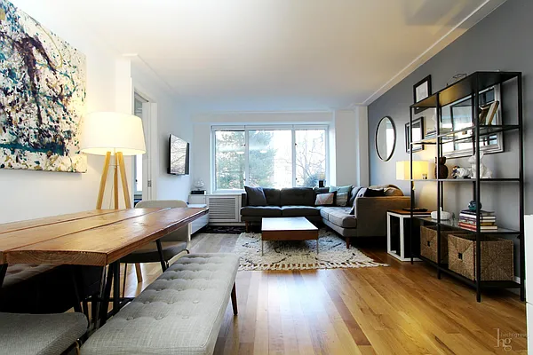 Sold by Hecht Group | media 9