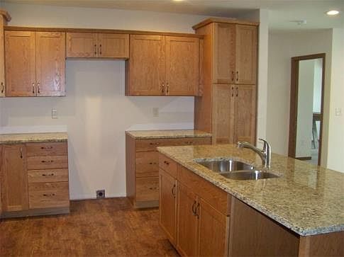 5th image of 809 7th Ave N APT 203