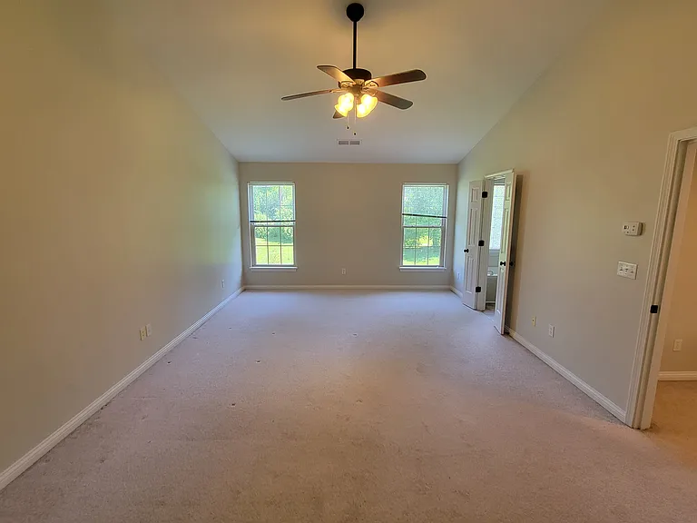 421 Forest Hill Dr — Photo 13