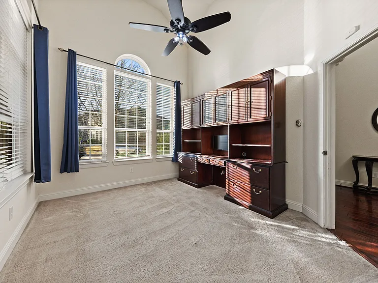 15520 Mayflower Trl — Photo 5