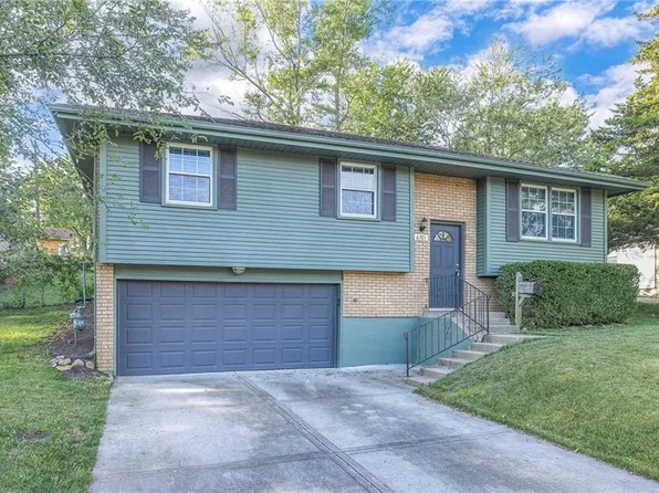 6701 E 135th St, Grandview, MO 64030