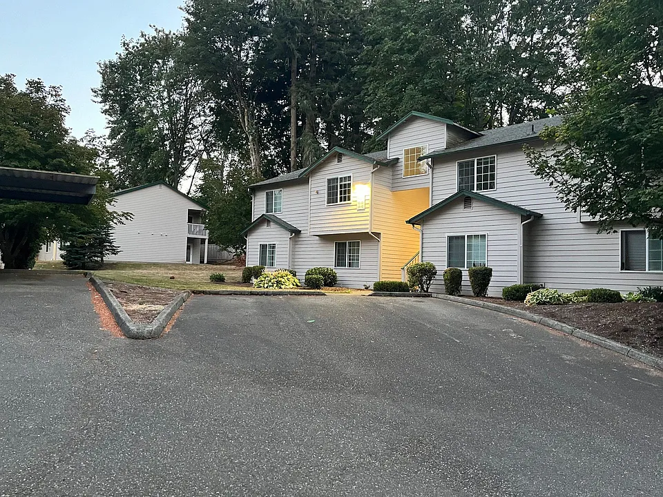 1103-1207 Creekwood Ct SE