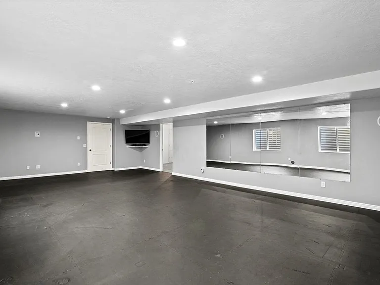 1676 S Mountain View Cir — Photo 19