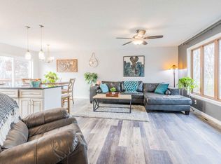 5823 370th St, North Branch, MN 55056