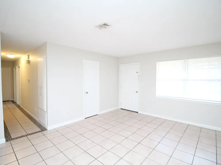 5078 Barbara Ln — Photo 4
