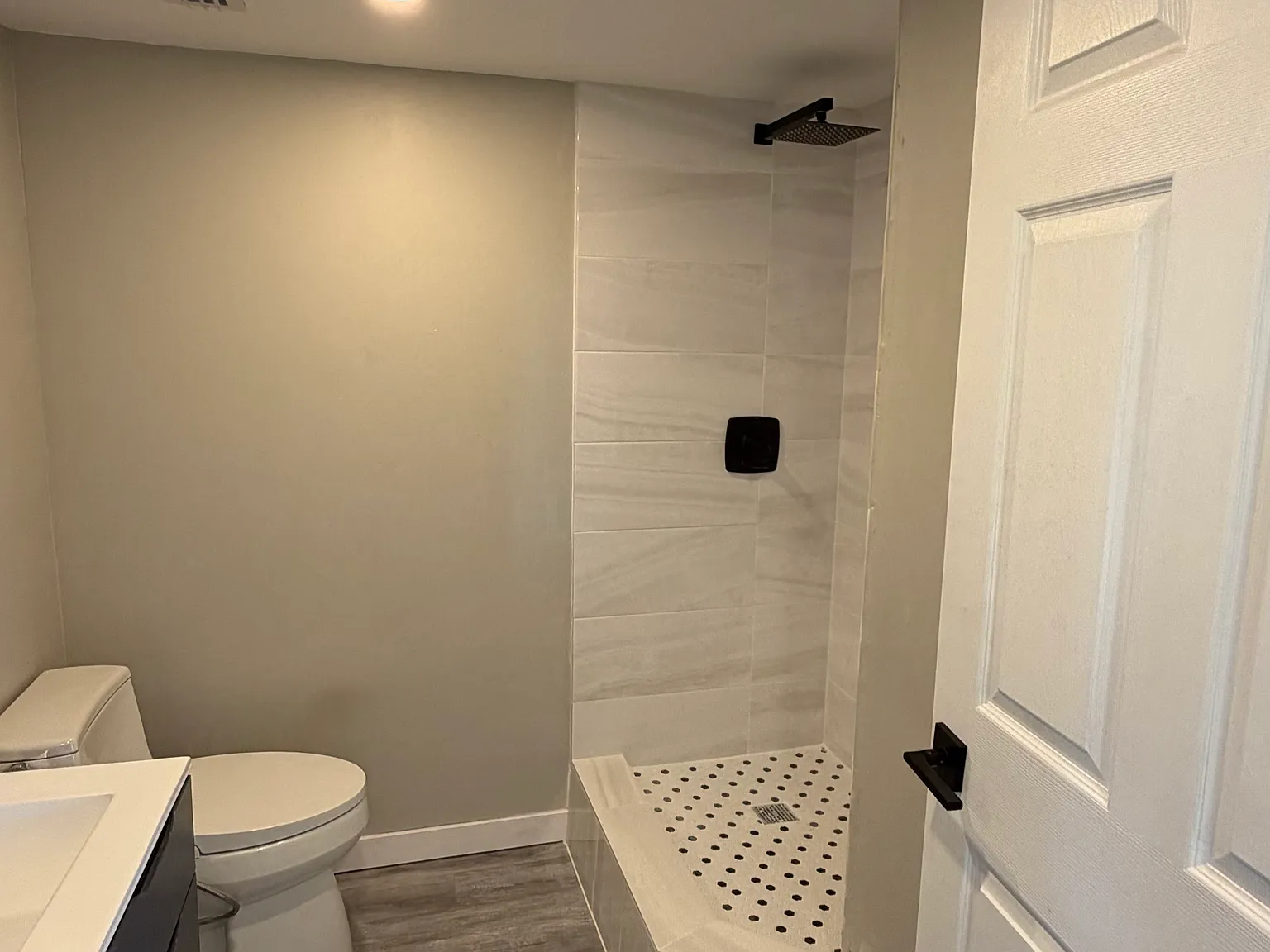 2 bed, 840 sqft, $3,000 — Photo 2