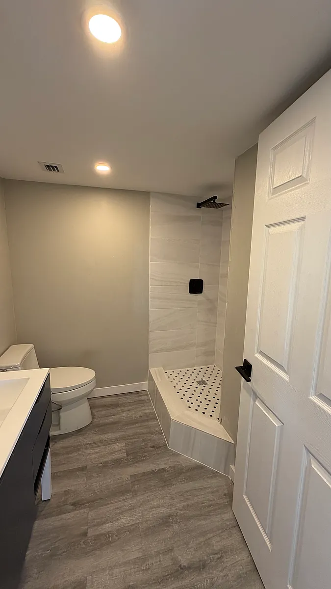 Building Photo - 5838 Collins Ave #15H