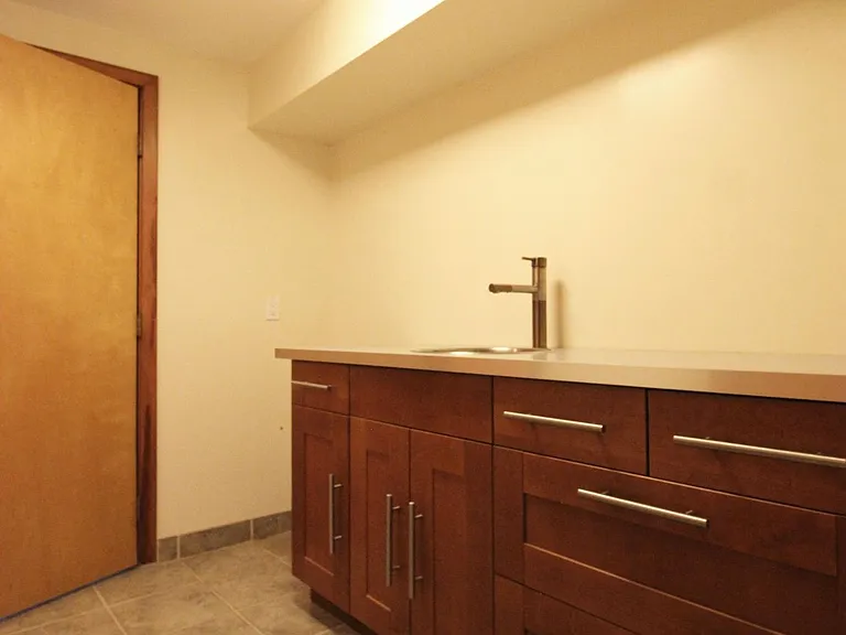 6872 Melrose Dr — Photo 30