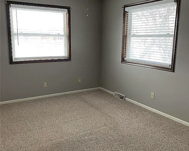 11336 Camden Ave — Photo 10