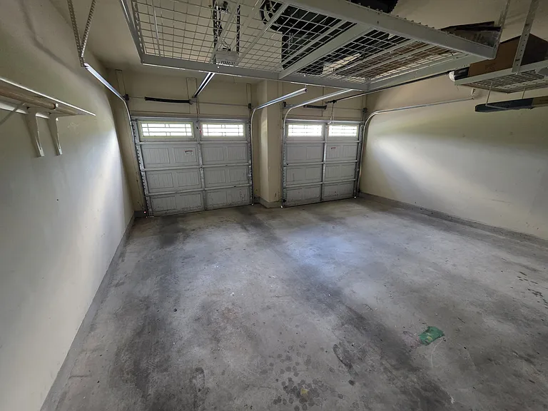 7901 Southwest Pkwy — Photo 17