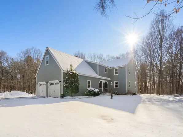 516 Martins Pond Rd, Groton, MA 01450