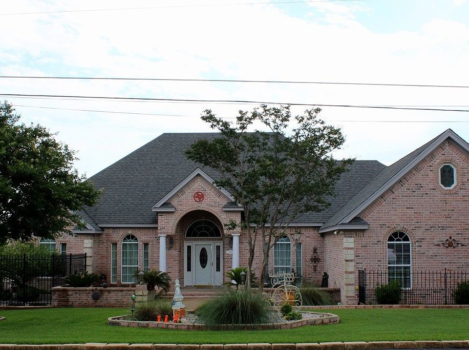1st image of 16041 Salado Dr