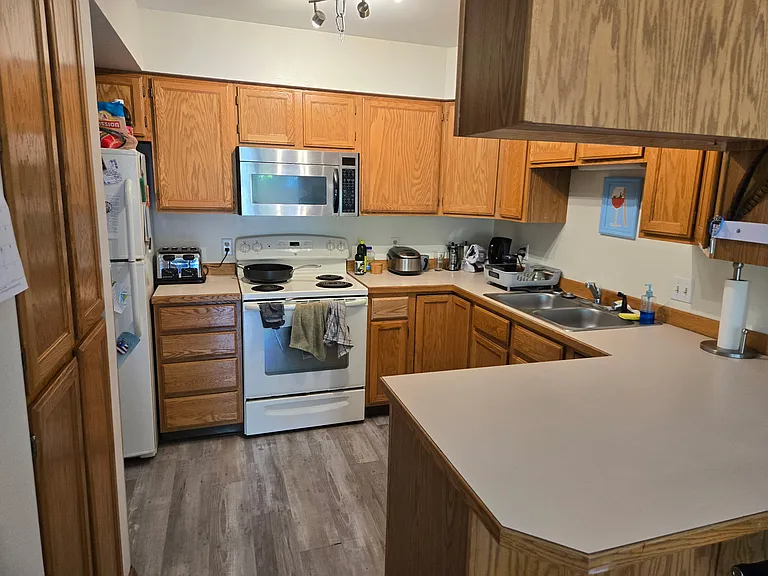 1712 W Olive St #45-1 — Photo 3