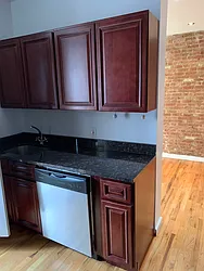 Rented by Salon Realty Corp