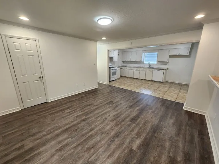 3112 Potter St — Photo 3